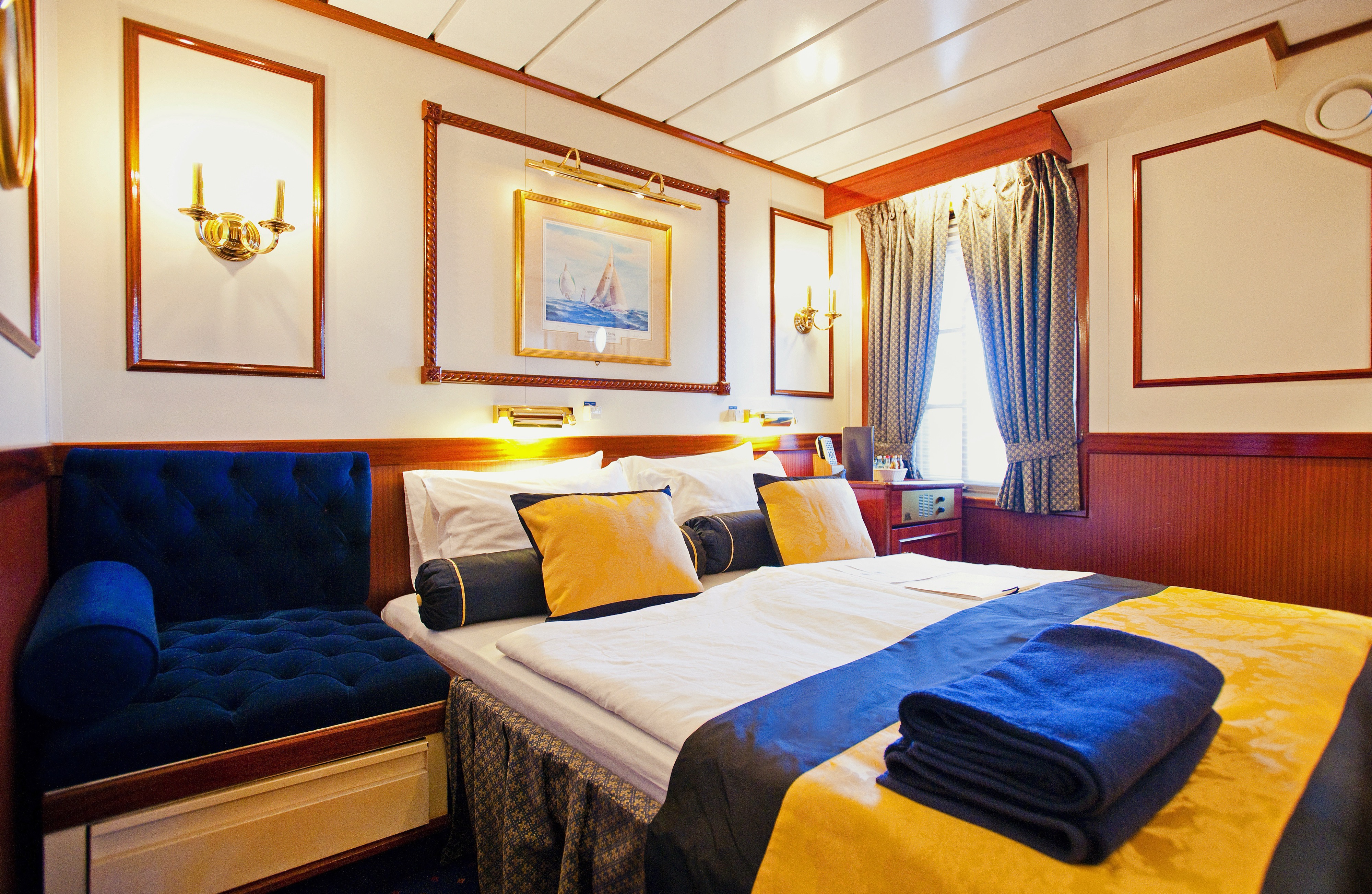 Category 1 - Deluxe Deck Cabins
